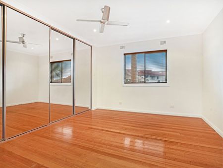 Shellharbour Village Stunner, freshly painted through out - Photo 3