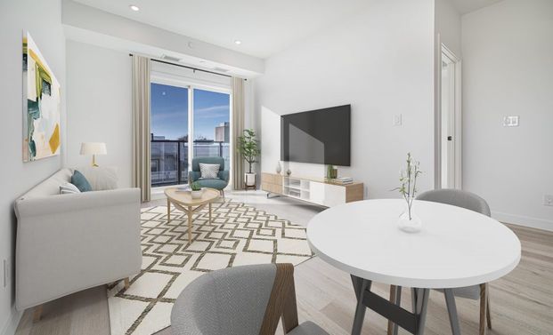 Jersey: Black Accents – 196 Colony, Winnipeg, MB - Photo 1