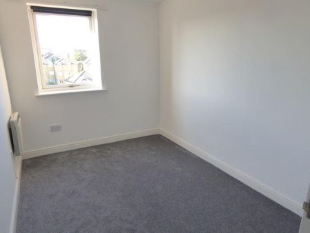 3 bedroom flat to rent - Photo 5