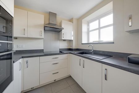 1 bedroom retirement property to rent - Photo 4