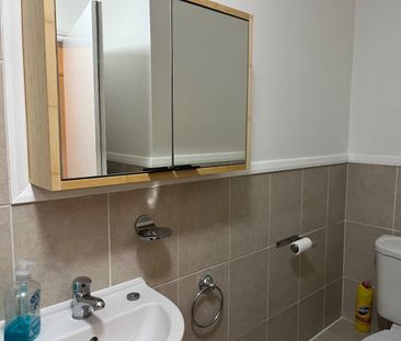 2 Bed Flat, Salusbury Road, NW6 - Photo 4