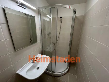 Pronájem bytu 1+kk 28 m - Fotografie 4