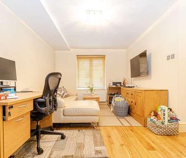 Woodburn Close, Hendon, NW4 - Photo 2