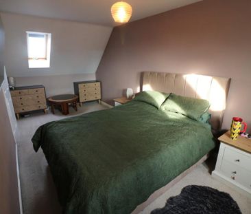 3 bedroom end of terrace house to rent - Photo 3