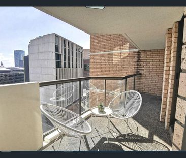 City 2 Bed 1 Bath For Lease, Windsor Plaza Renovated Apartment - Photo 6