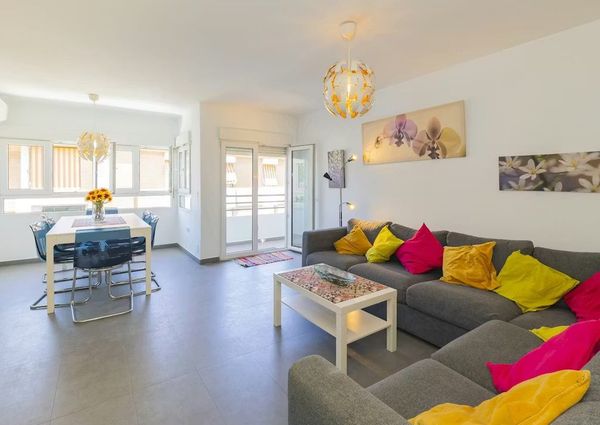 Avenida Juan Sebastián Elcano, Málaga, Andalusia 29017