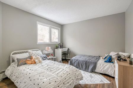 Calgary Grier Place — 2 Bedroom/1 Bathroom - Photo 2