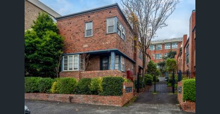 Two Bedroom Apartment in Prime Richmond Hill Location - Photo 5