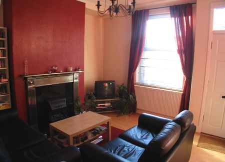 12, Vicarage View, Kirkstall, Leeds, West Yorkshire, LS5 3HF - Photo 4