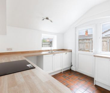 3 bedroom terraced house to rent - Photo 5