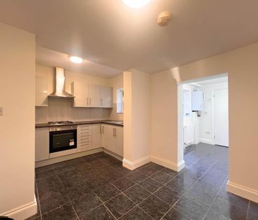 4 bedroom terraced house to rent - Photo 6