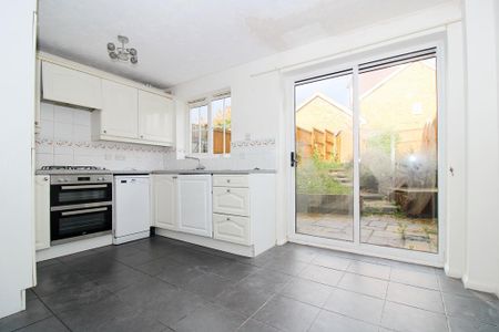 2 bedroom end of terrace house to rent - Photo 3