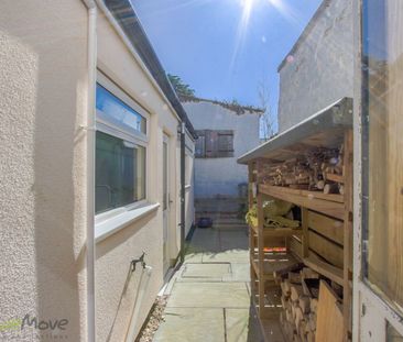 2 Bedroom - Photo 3