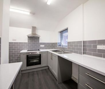 2 bedroom flat to rent - Photo 3