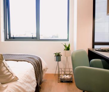 Studio Lower - Photo 2