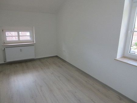 Frisch renovierte Dachgeschoßwohnung an berufstätige Familie abzugeben - Photo 4