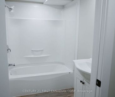 For Lease - 1072 Jalna Boulevard, London South, Ontario - Photo 5