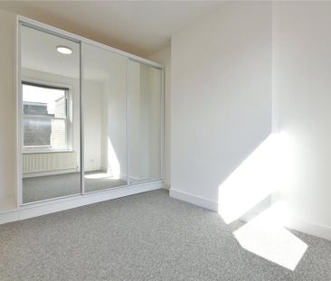 3 bedroom flat to rent - Photo 5