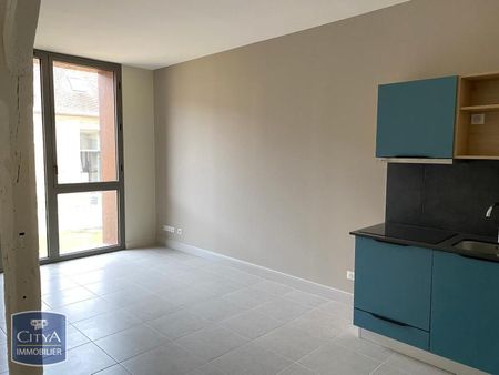 Location Appartement 3 pièces 59m² FONTENAY LE COMTE 85200 - Photo 2