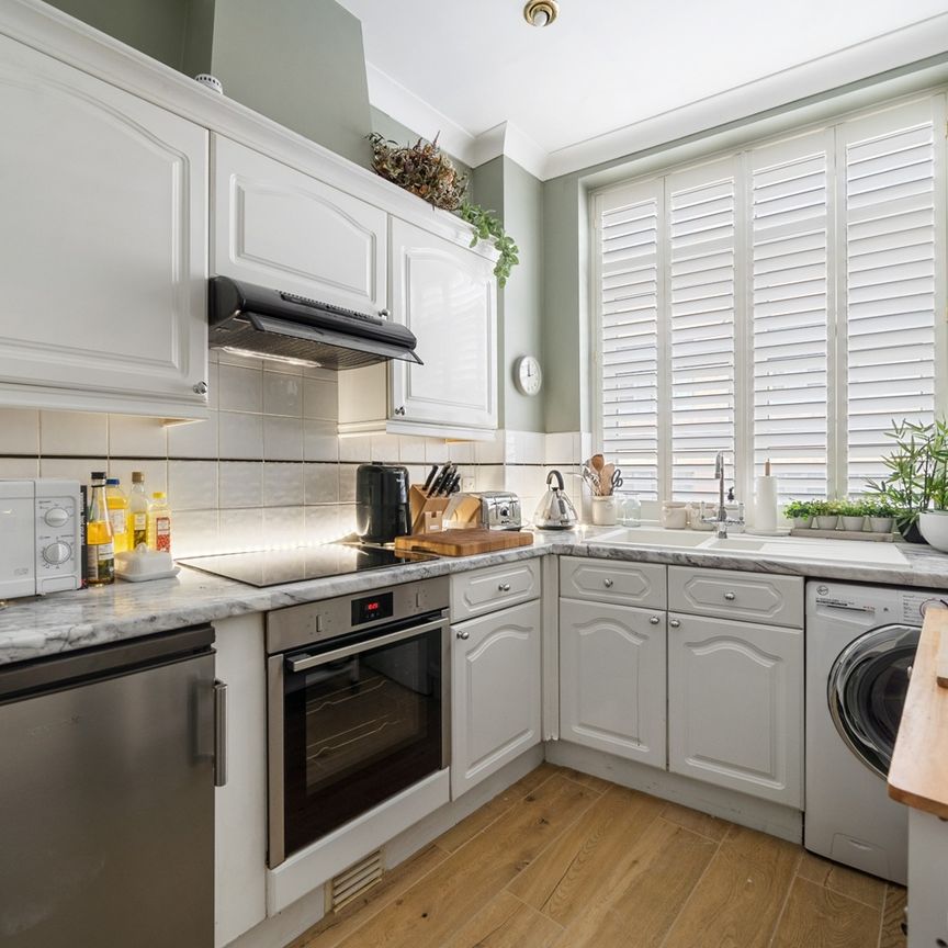 2 Bed Flat, Albany Court, E1 - Photo 1