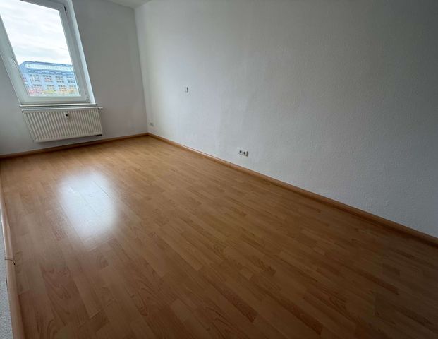 DG-Whg. /WG-geeignet / Balkon an der Küche / Bad mit Fenster - Foto 1