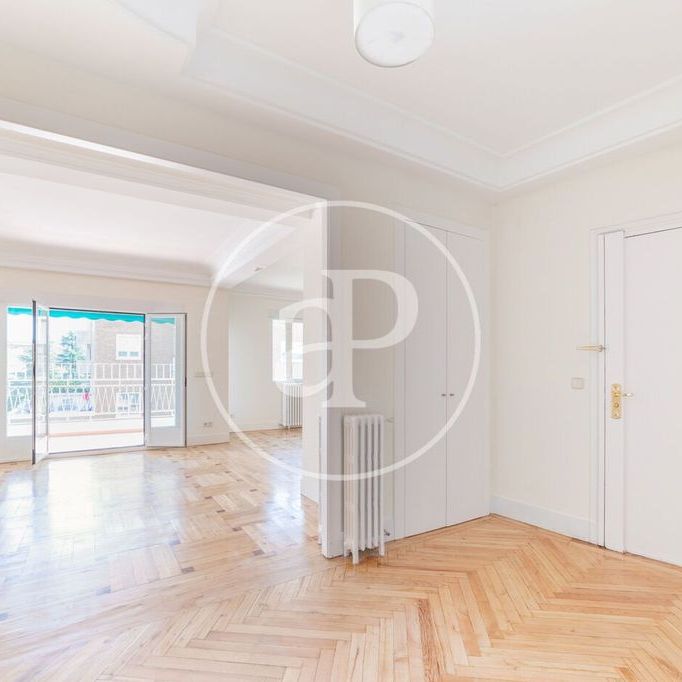 Luxury Apartment for rent in Madrid, Spain - Photo 1