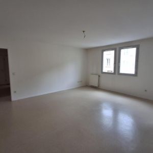 Location Appartement à VOIRON - Photo 2