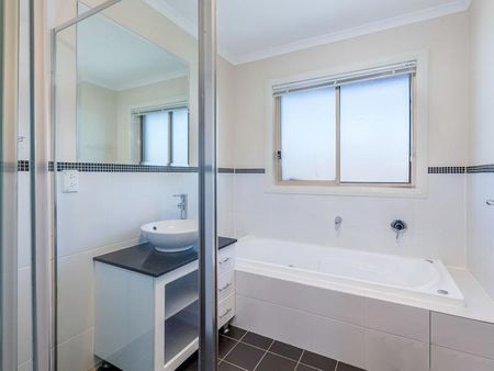 51 Frances Burke Street, Gungahlin ACT 2912 - House For Rent | Domain - Photo 4