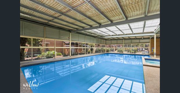 Large 3 Bedroom Townhouse with Swimming Pool & Tennis Courts! - Photo 1