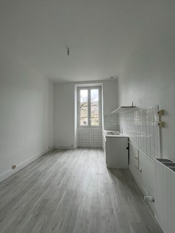 Appartement T4 avec un balcon - Photo 2