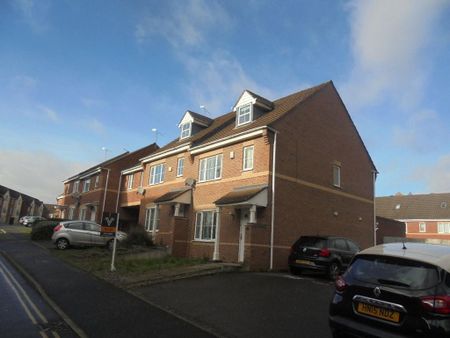 4 bedroom terraced house to rent - Photo 4