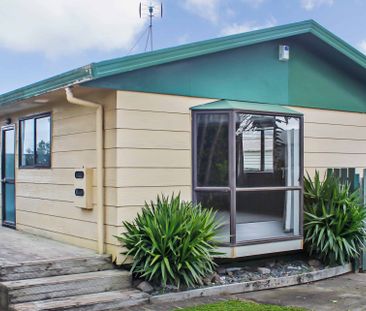 Refurbished 2 bedroom! - Photo 2