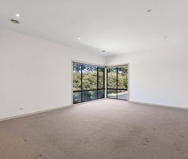 Large Family Home - Two Living Areas! - Photo 6