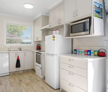 Beautiful, Two Bedroom Unit In Popular Cambridge East - Photo 2