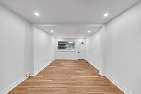 For Lease - 148 Barrington Avenue, Toronto, Ontario - Photo 3