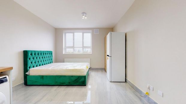 Studio to rent - Photo 1