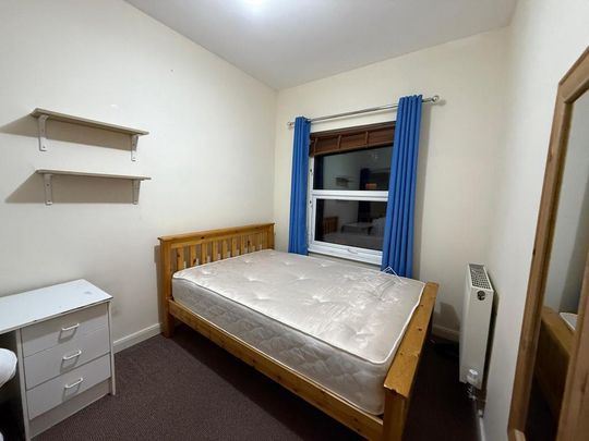 4 bedroom terraced house to rent - Photo 1