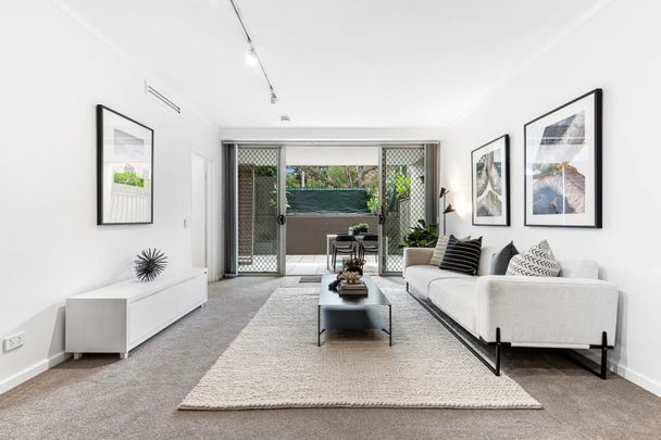 Courtyard Oasis in Prime Mosman Location - Photo 1