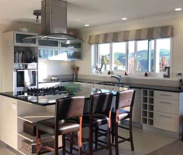 Views, Space and Comfort! - Photo 5