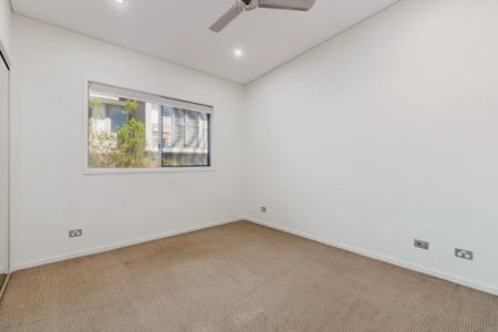 2Bedrooms, 2Bathrooms - Photo 2