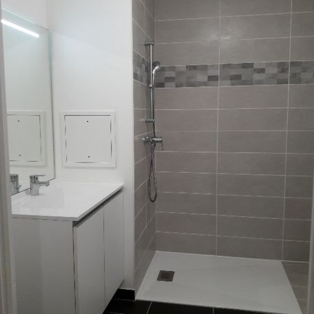 Location Appartement 2 pièces 40m² SARTROUVILLE 78500 - Photo 2