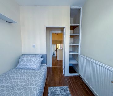 Room in a Shared House, Holland Road, E15 - Photo 3