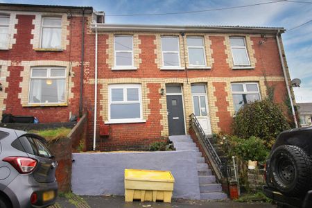 3 bedroom terraced house to rent - Photo 2