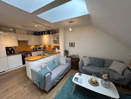 2 bedroom flat to rent - Photo 2