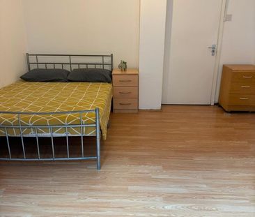 Room in a Shared House, St Matthew's Row, E2 - Photo 1