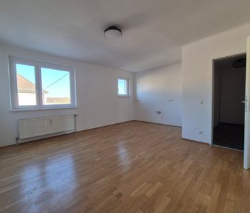 Ruhig gelegene 2-Raum-Wohnung (Wohnküche und Schlafzimmer) im 3. St... - Photo 1
