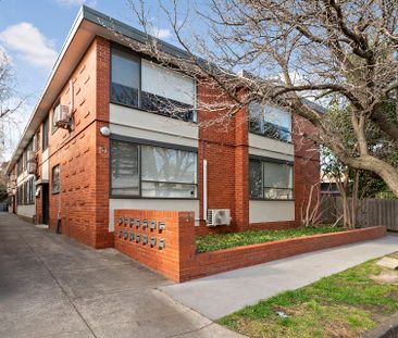 Unit 10/10 Charnwood Grove, - Photo 1