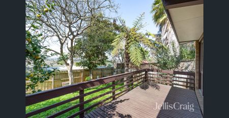 Cosy Unit Living in the Heart of Rosanna - Photo 4