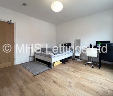 4 Bedroom Mid Terraced House for rent in Welton Mount - Photo 2