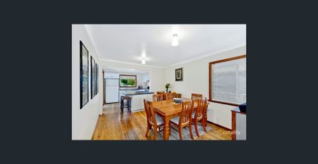 Coastal Charm in a Prime Killarney Vale Location - Photo 2